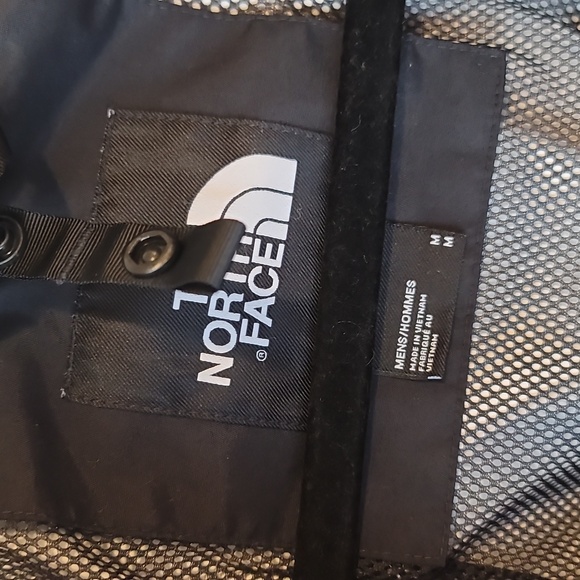 The North Face/Men's Black Shell Jacket - Picture 2 of 7